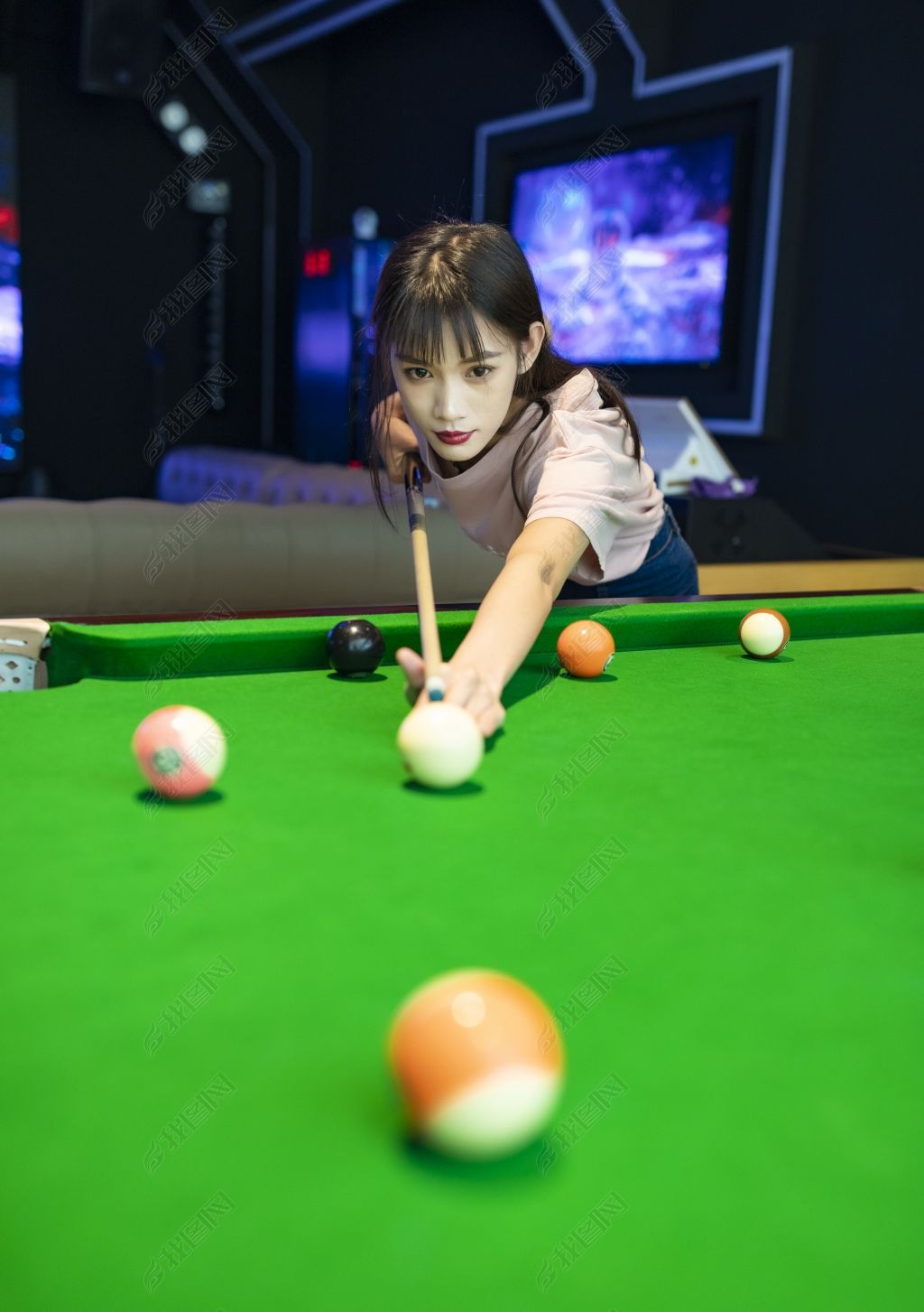关于边走边打：台球运动的休闲娱乐新体验的信息