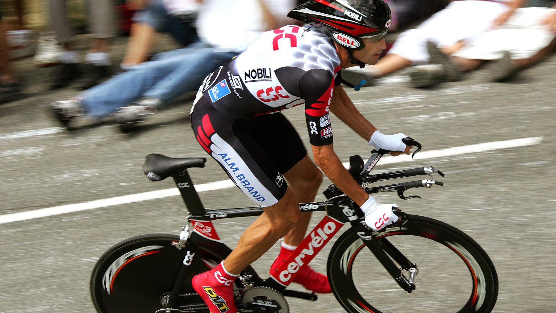 德甲现场火爆：攻守激烈，精彩迭起！，德甲榜首大战