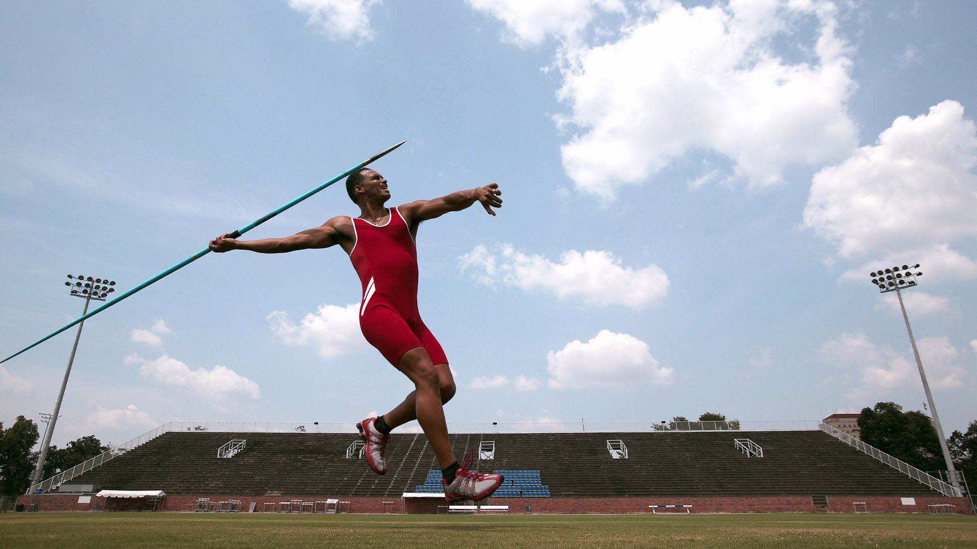 足球外交:比赛如何促进国家间友谊?,足球如何互相协作